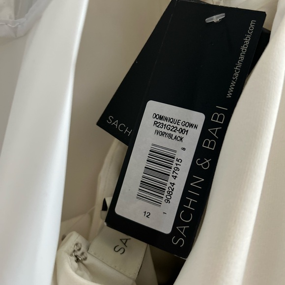 Sachin and Babi Dominique Gown 12 - Picture 7 of 9